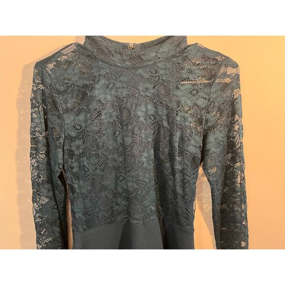 Lace Bodice Fit and Flare Dress Brand Lush women's size S - Picture 6 of 7